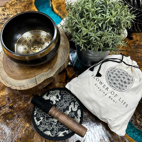 Coffret Cadeau Bol Chantant Battu et Gravé à la Main - 14cm - Fleur de Vie