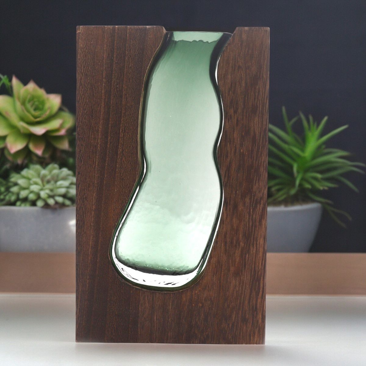 Vaso de vidro / Terrário em madeira de tung escuro - 14,5x5x23 cm