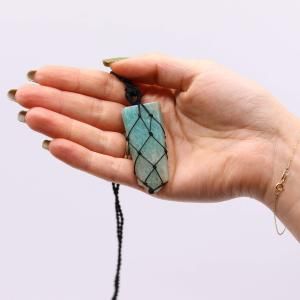 Colgantes de piedras Preciosas entrelazados