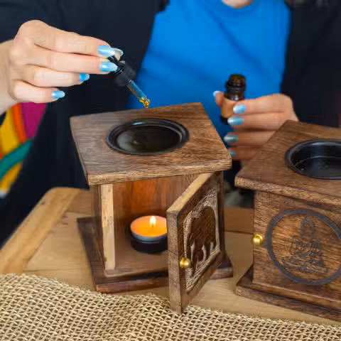 Маслени Горелки в Кутии от Мангово Дърво