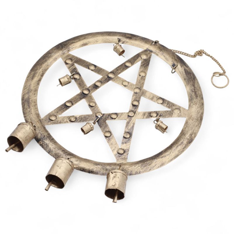 Indiskt Vindspel – Pentagram i Järn med Bjällror – 25 x 49 cm