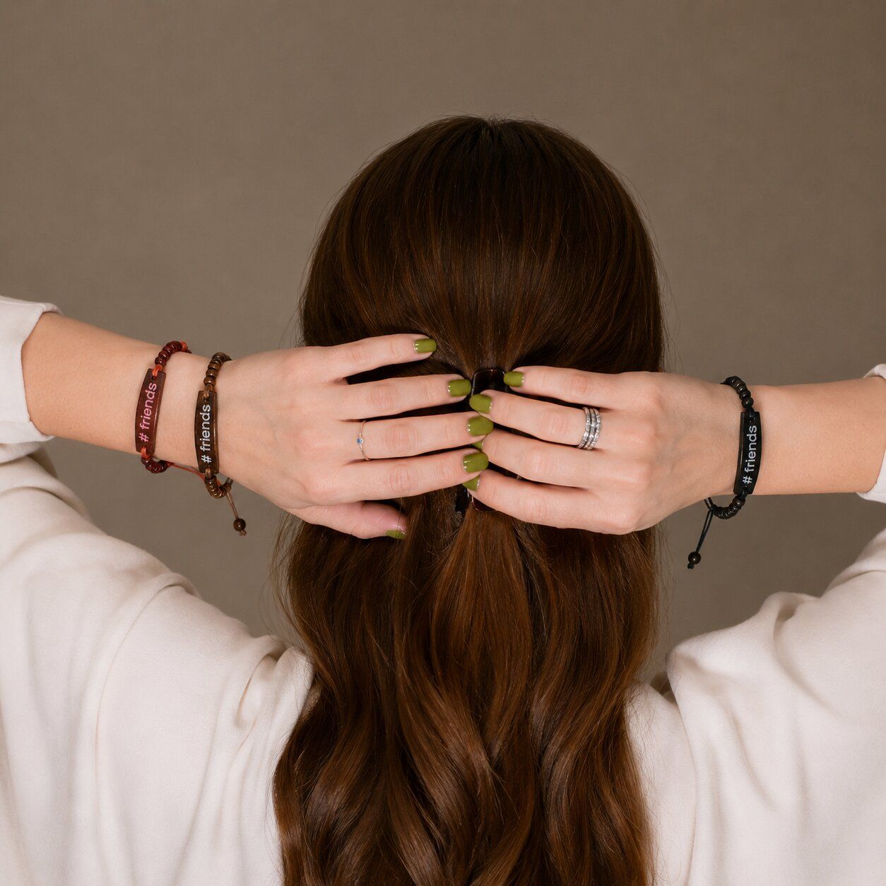 Bransoletki z Drewna Kokosowego ze Sloganami