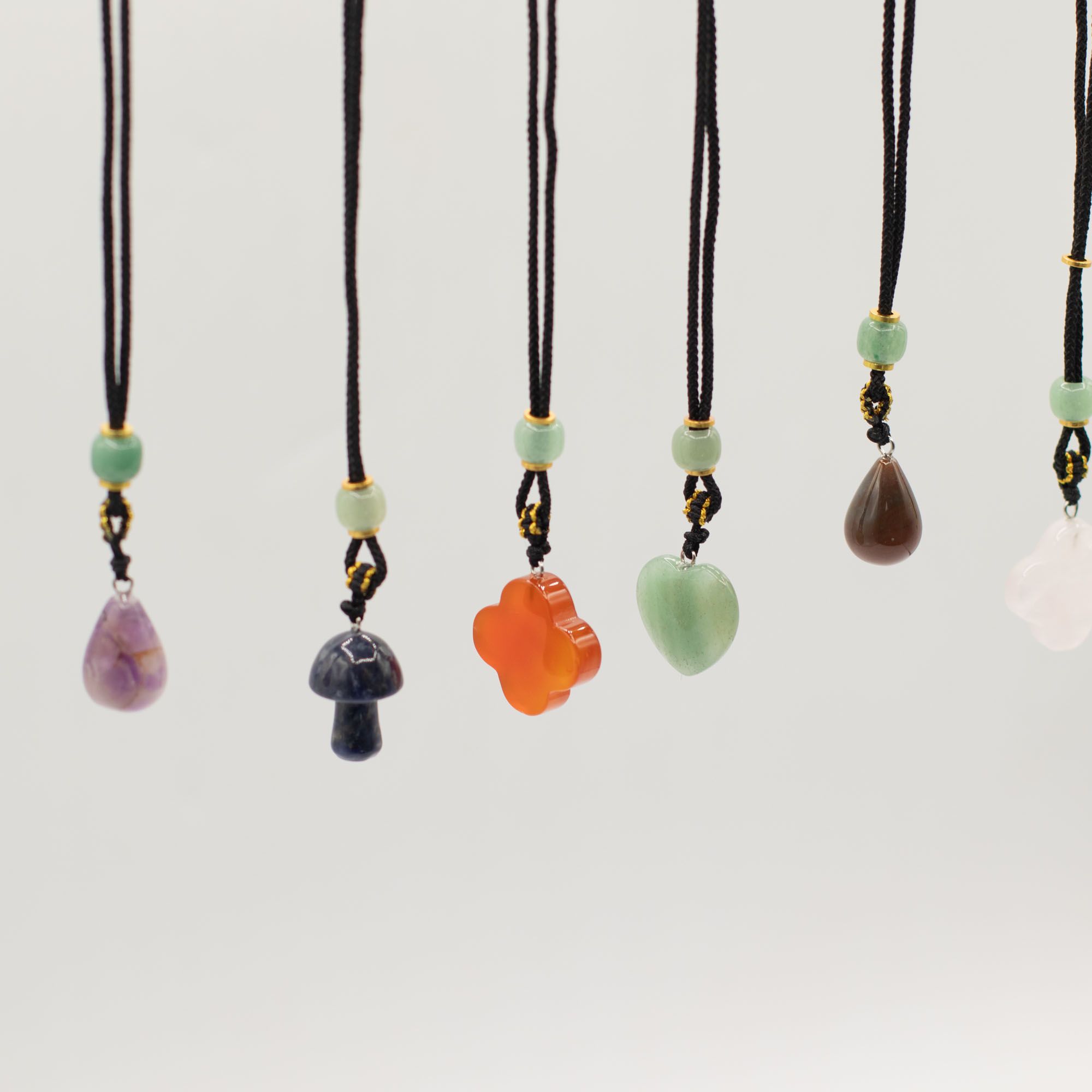 Colares de Corda com Pedras Peciosas - Coleção Botânica (sortidos)