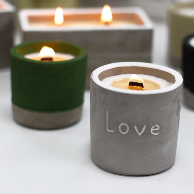 Bougie Béton Pot Moyen Love - Figue & Cassis