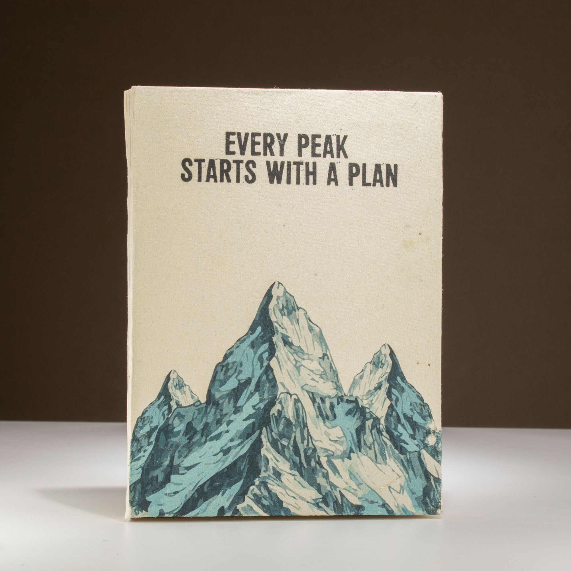 Stor Lokta Inspiration-anteckningsbok (21x15cm) - 45 blad - Every Peak - inkl. bokmärke