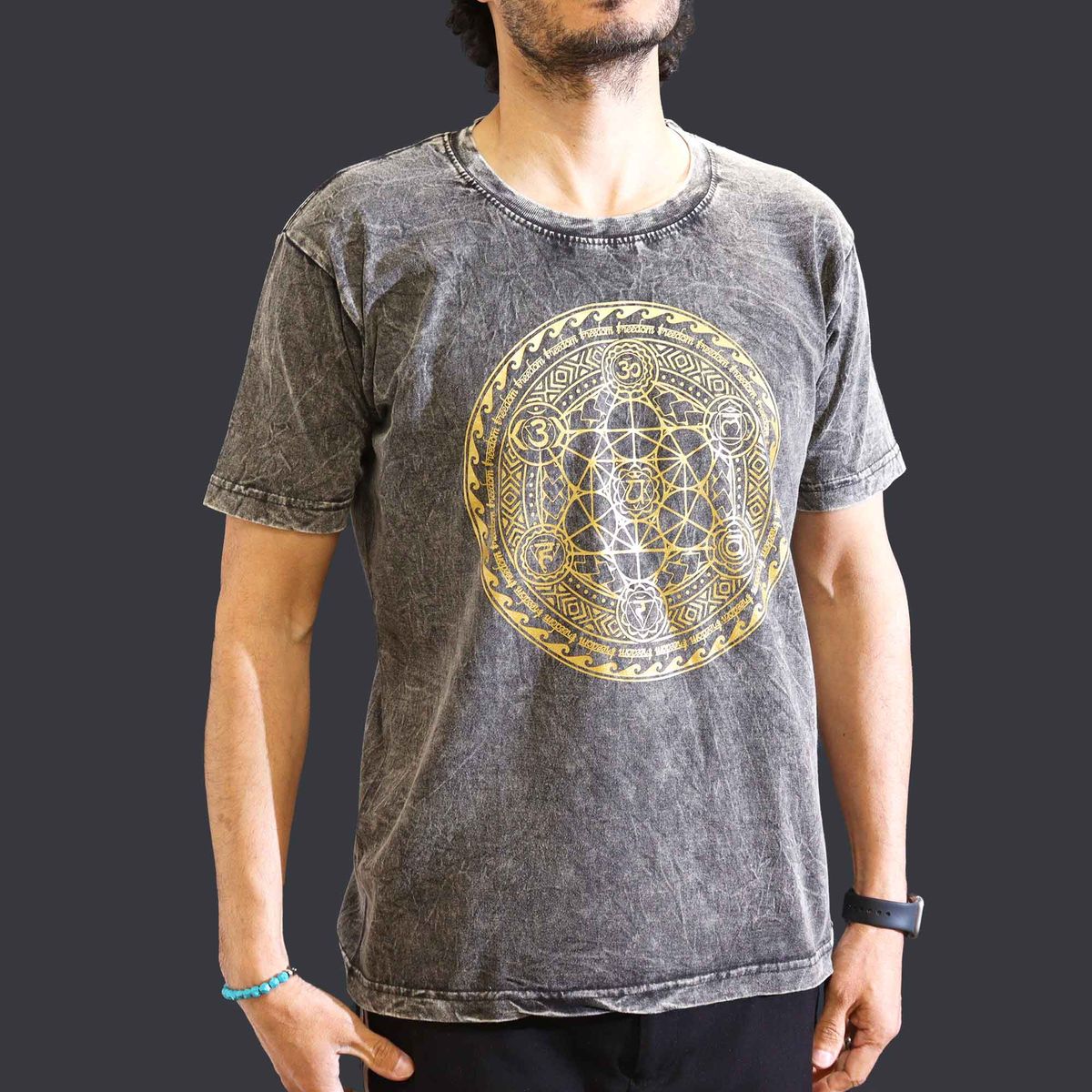 Camiseta Nomad Sari Média - Chakra - Cinza escuro