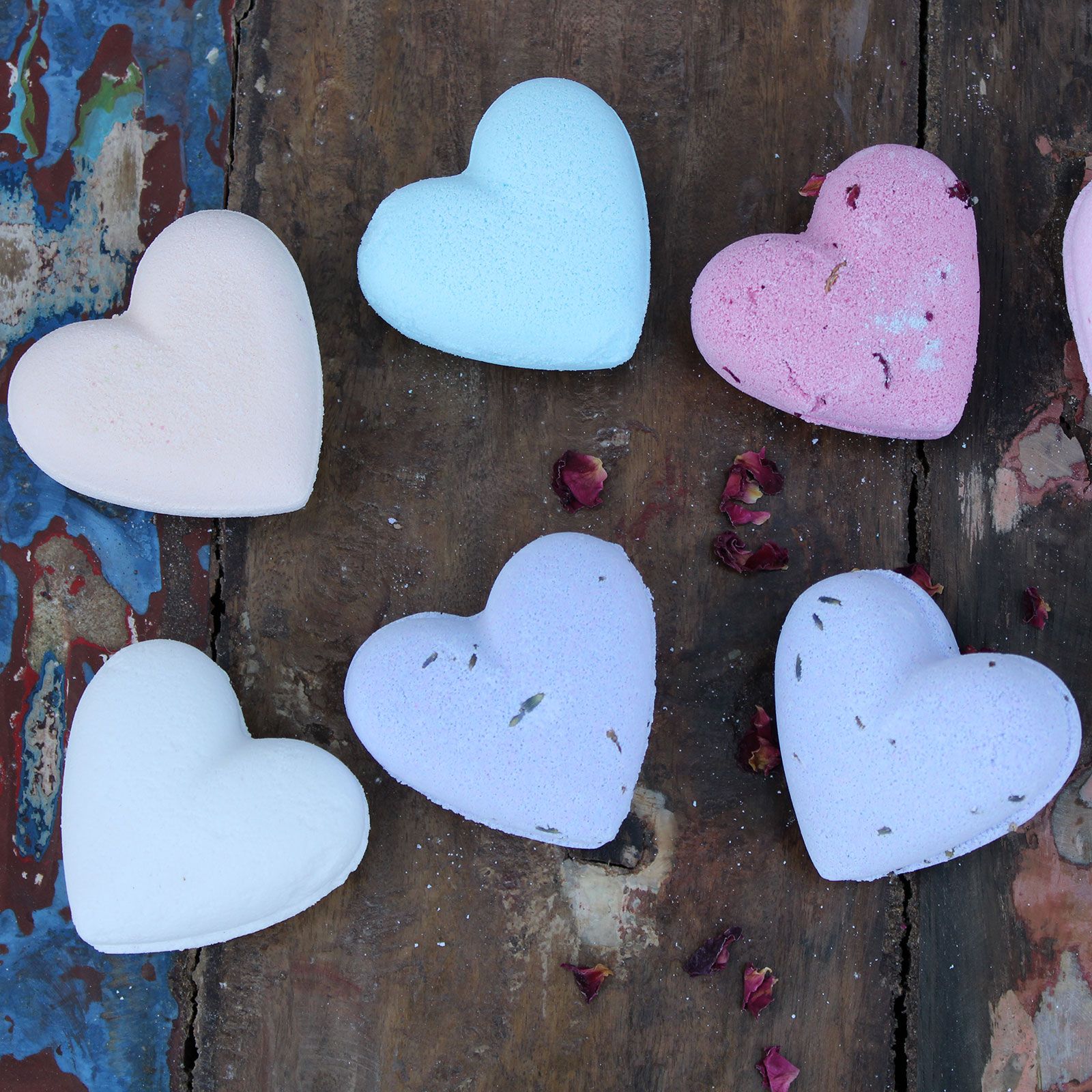 Love Heart Bath Bomb 70g - Baby Powder