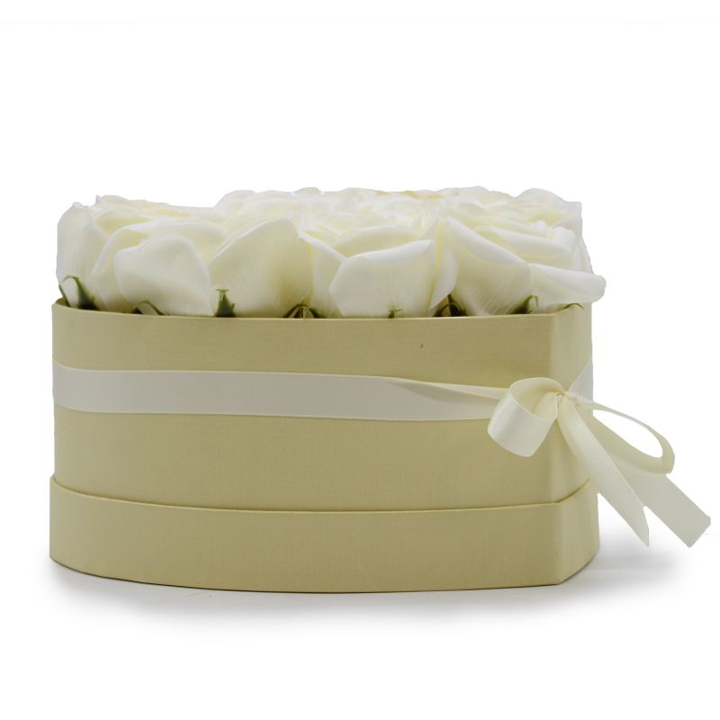 Coffret Cadeau de Fleurs de Savon - 13 Roses Crème - Coeur
