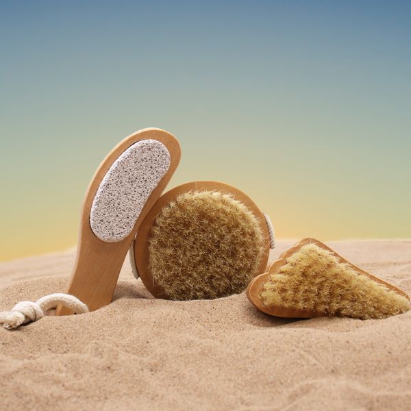Brosse, pierre ponce & gants de Loofah