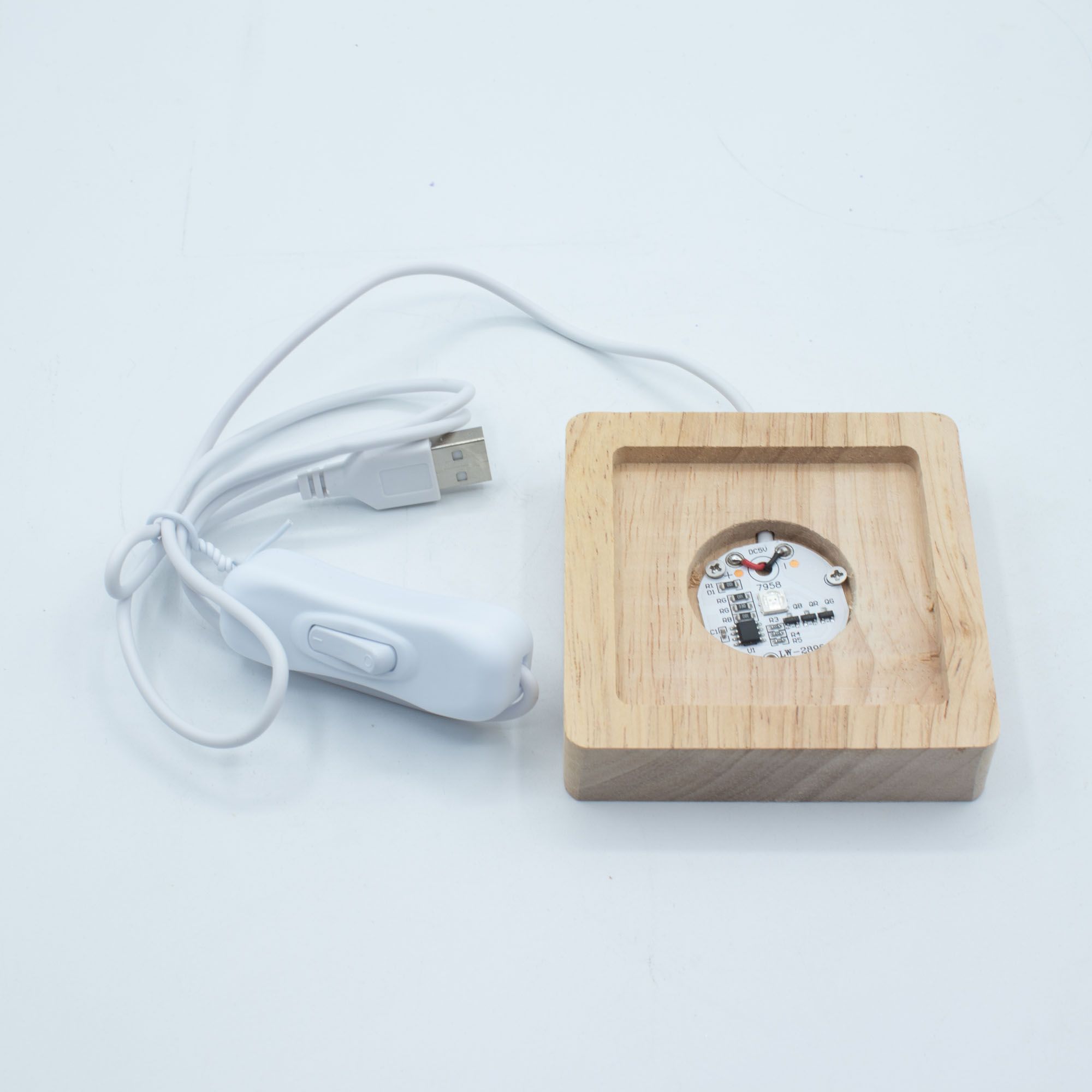 Base USB LED de Madeira Quadrada 8 cm - Multicolorido