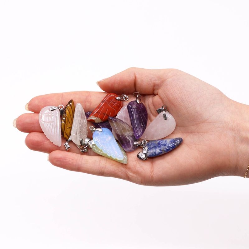 Pendentifs ailes d'ange en pierre précieuse (12 assortis)
