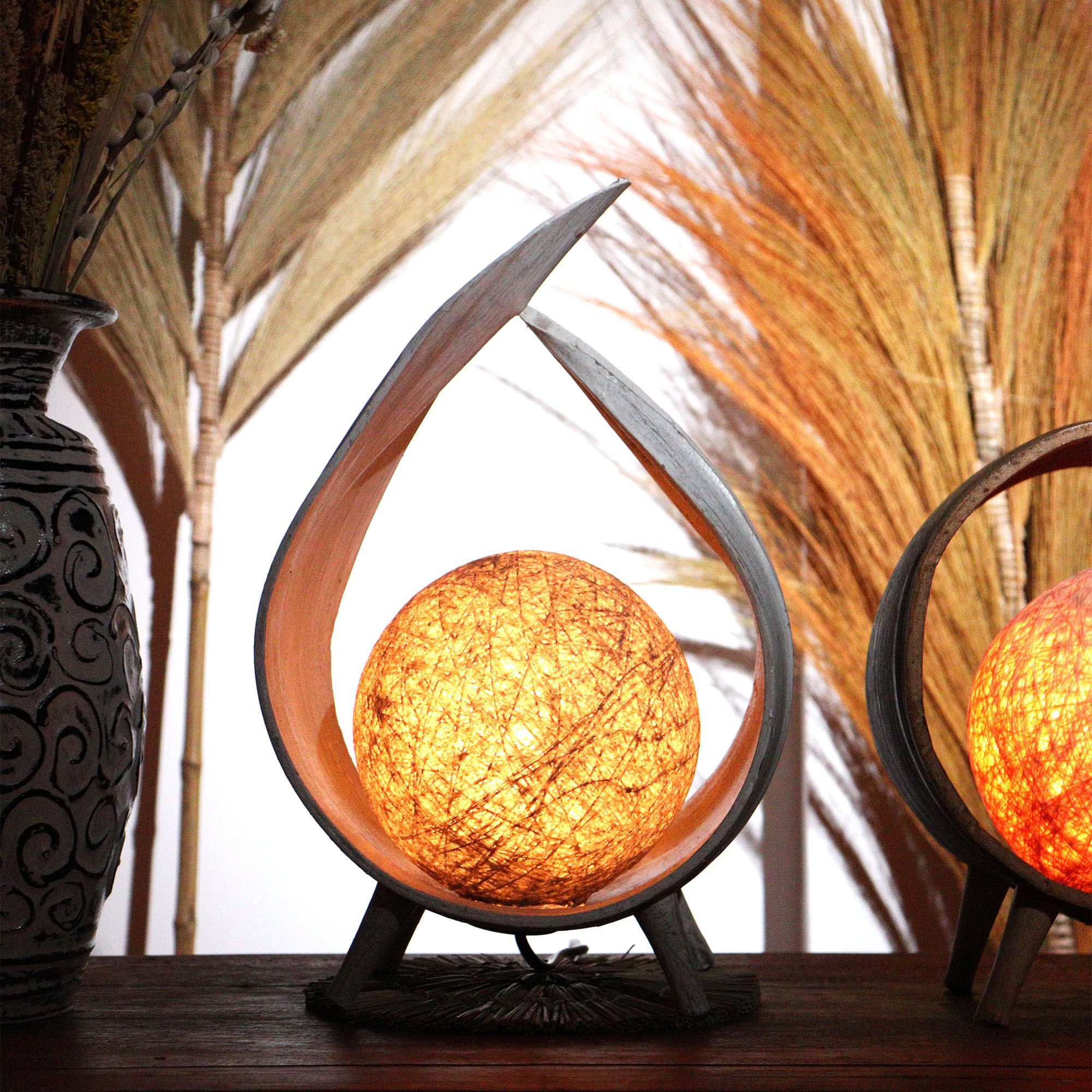 Lampe Naturelle en Noix de Coco - Enveloppe Blanchie