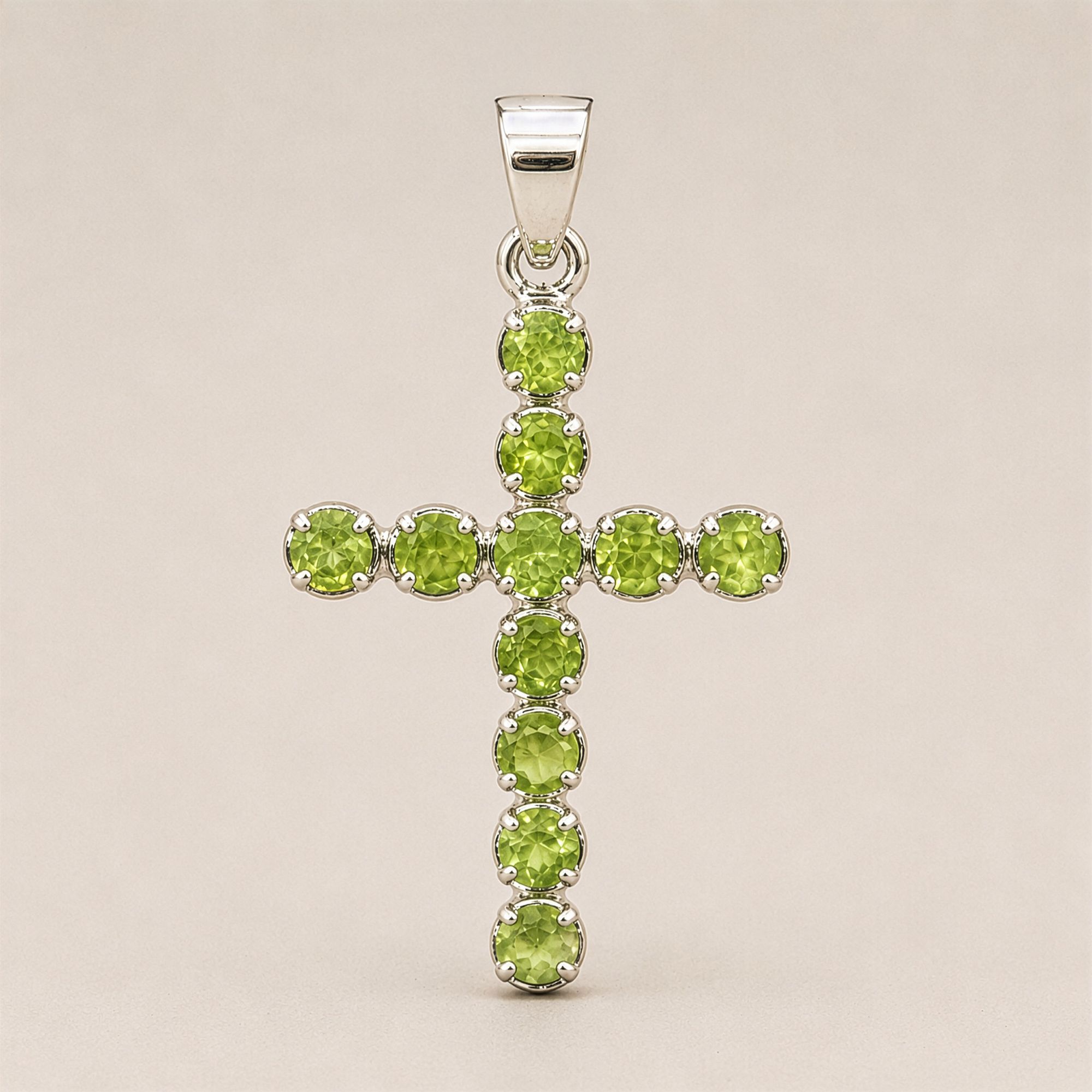 Colgante devocional indio - plateado (cadena de 45 cm) - crucifijo de peridoto