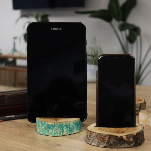 Support de téléphone en bois vert délavé