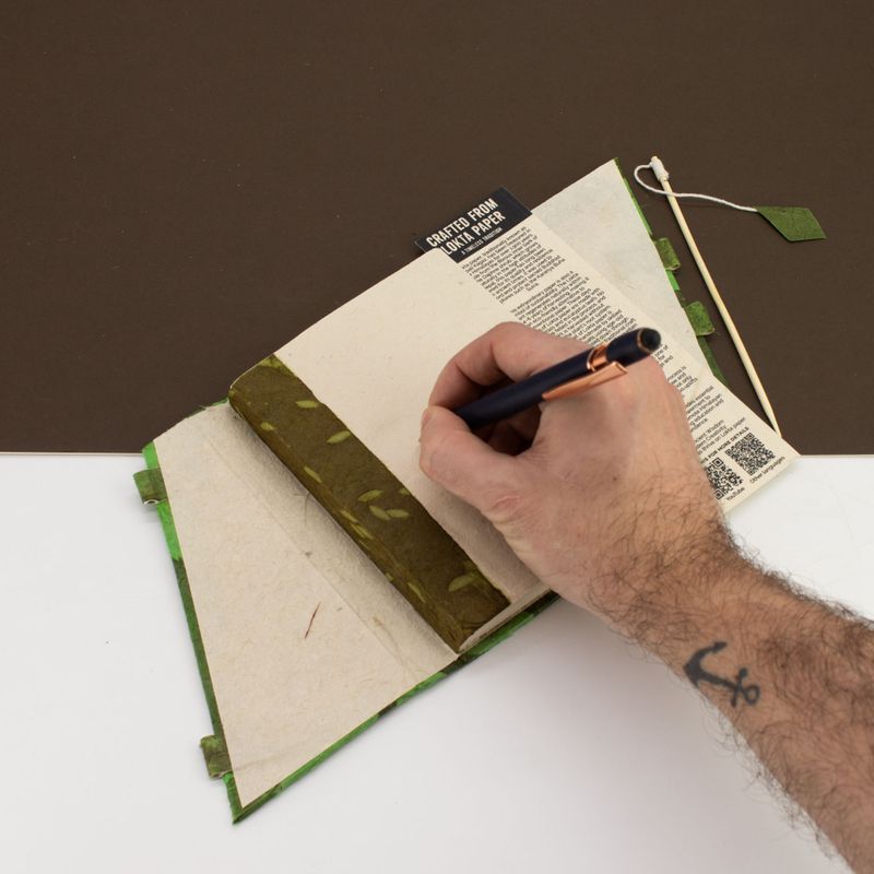 Med Lokta Bold Floral Bamboo Lock Notebook (15x12cm) - 45 leafs - Moss Green