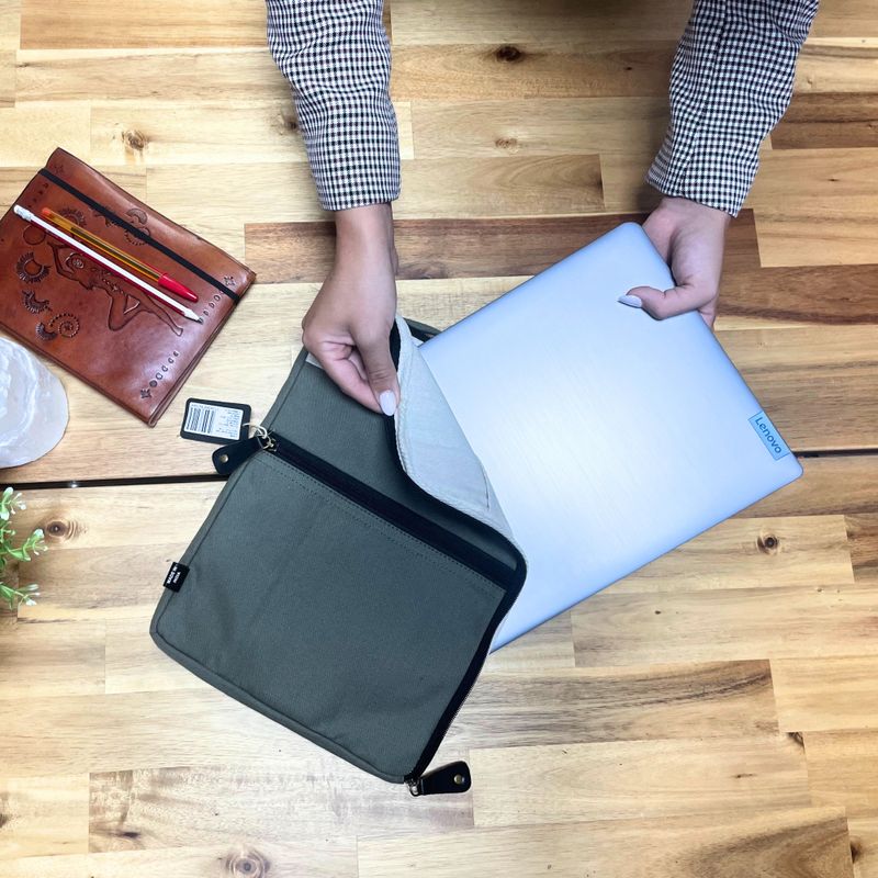 Pochette de voyage pour ordinateur portable en toile - Olive