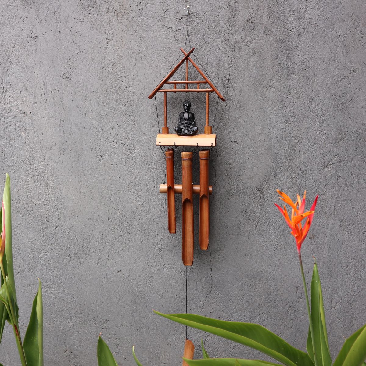 Sino de bambu - Acabamento natural - Buda preto 6 tubos