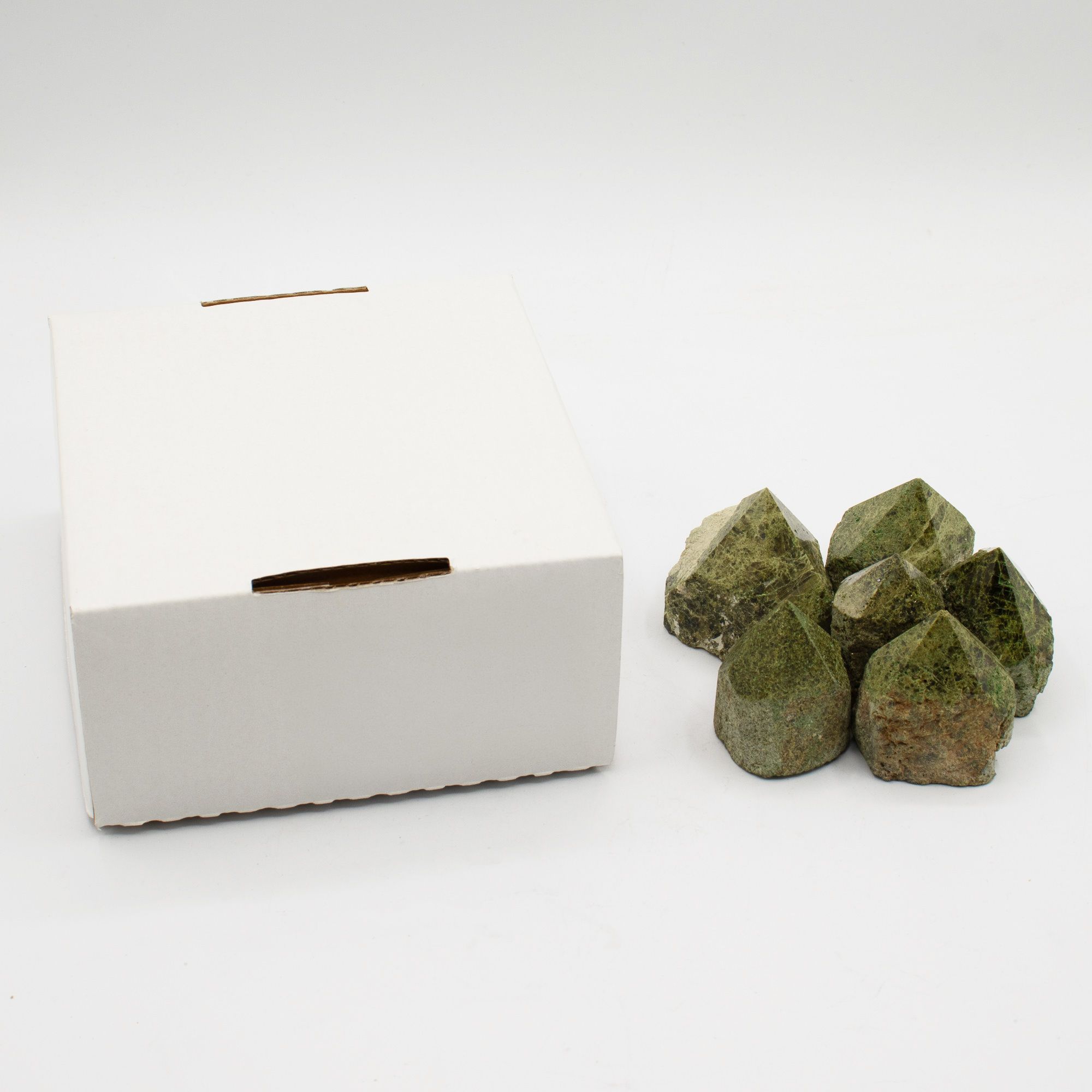 Pontas de Pedras Naturais (0,7kg) - Epidoto Grau A (aprox. 5-6 peças)