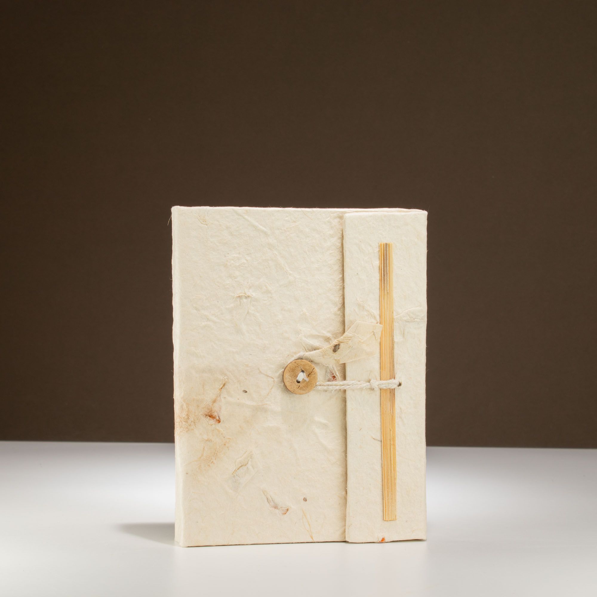 Lokta-anteckningsbok med blandade blommor (15x12 cm) - 45 sidor