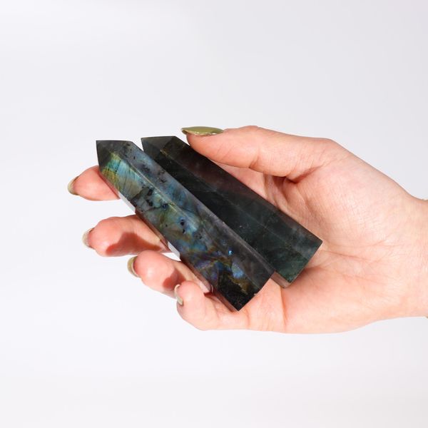 Points de labradorite de Madagascar (environ 63-93g 80-90mmx 25 mm)