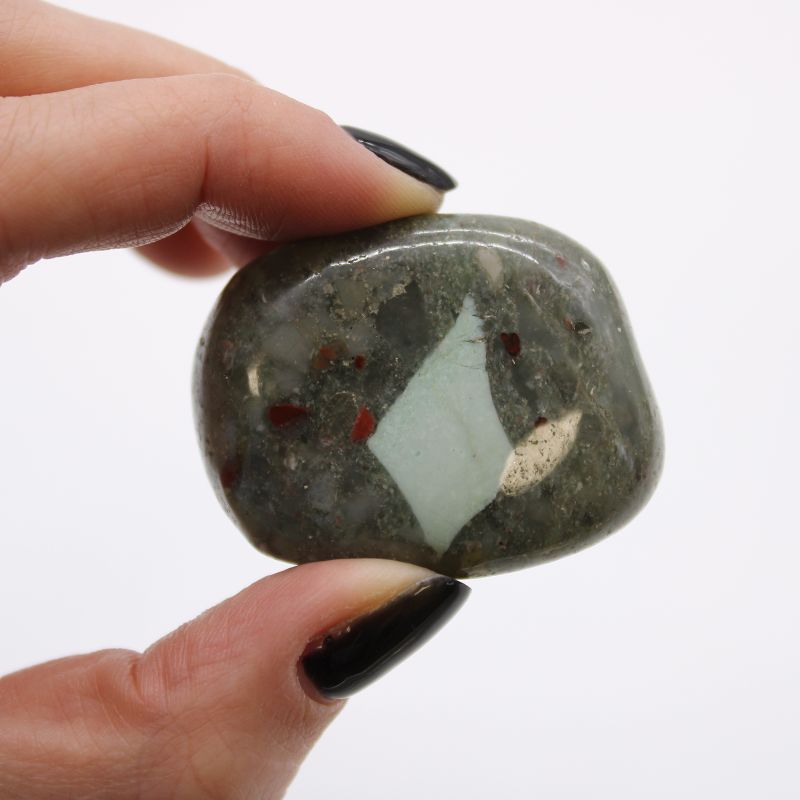 Големи Африкански Полирани Камъни - Bloodstone - Сефтонит
