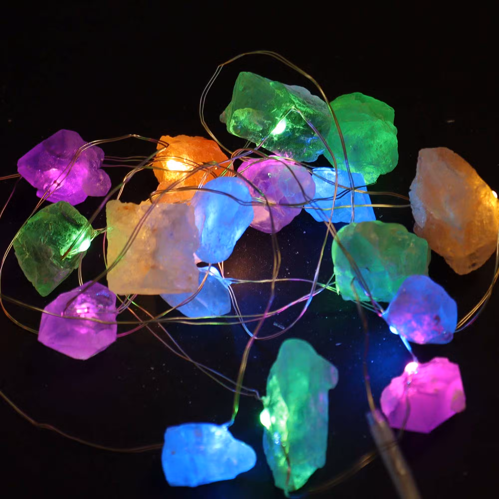 Вълшебни Лампички със Скъпоценни Камъни