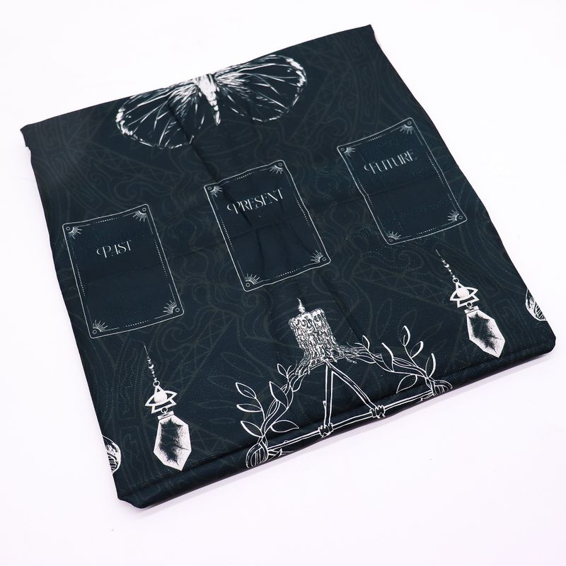 Tarot Reading Cloth - Witch’s Garden (75x75cm)