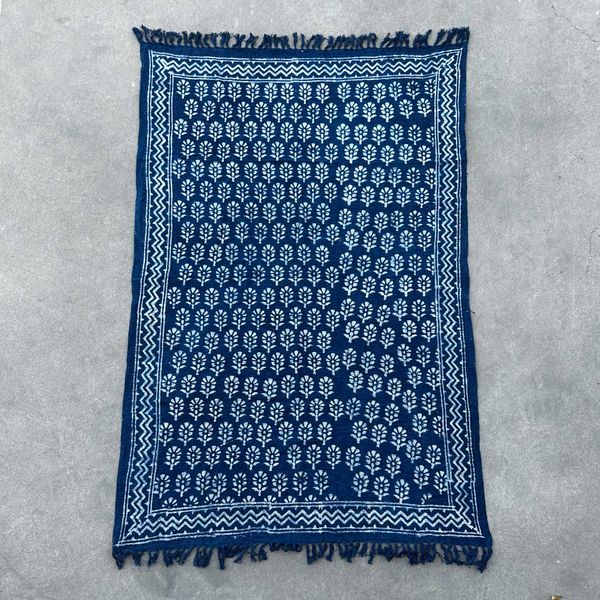 Ръчно изработено индигово одеяло - 170x120 см - Chhota Flower