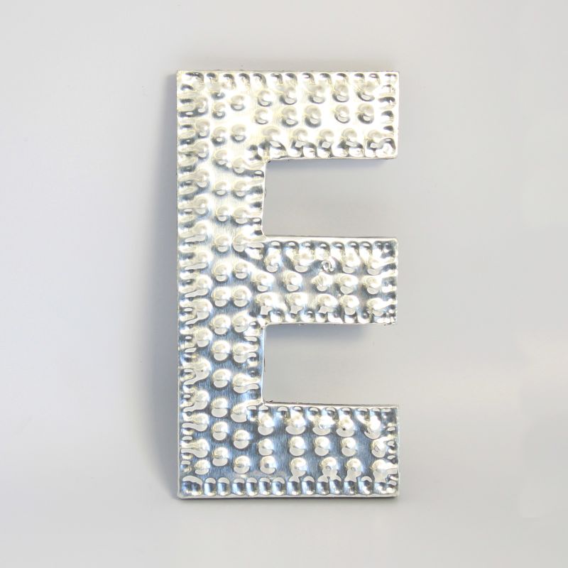 Petites Lettres en Aluminium – E